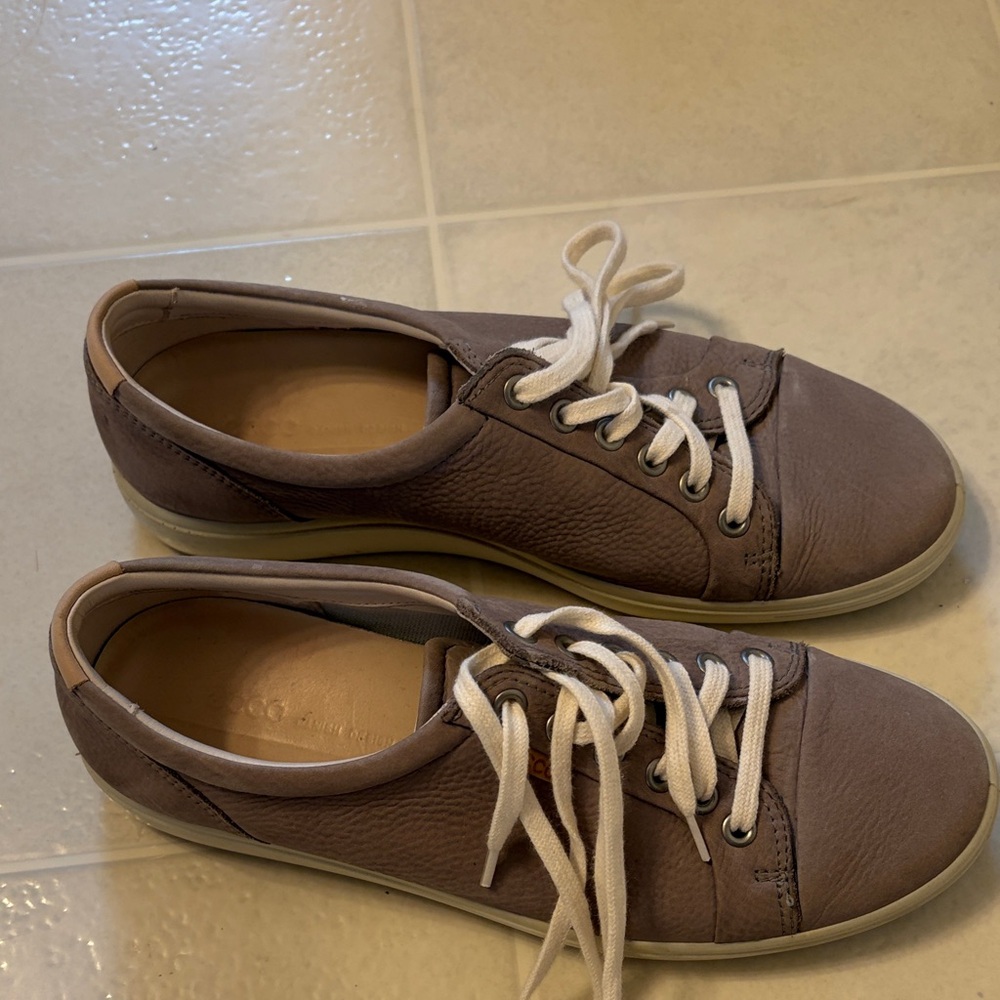 Ecco Women's Soft VII Leather Lace Up Sneakers
